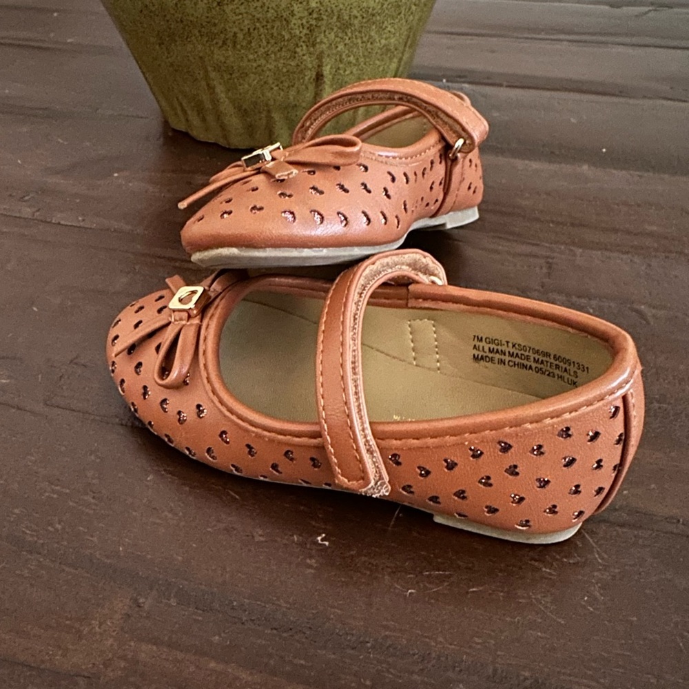 Girls Sugar Kids' Laser Cut Mary Jane Flat Toddler Size 7.